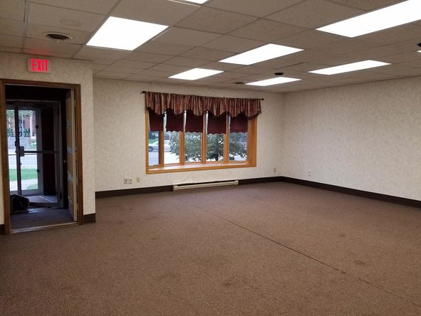 1293 Union Rd, West Seneca, NY 14224
